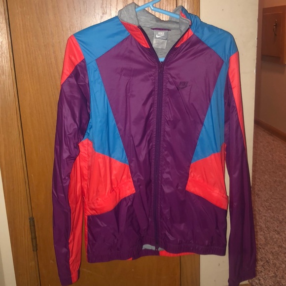 Nike Jackets & Blazers - ❗️FLASH SALE❗️Retro 90s Style Nike Windbreaker